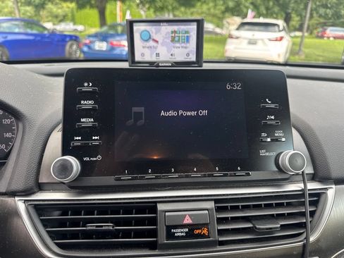 Used 2018 Honda Accord LX image 10