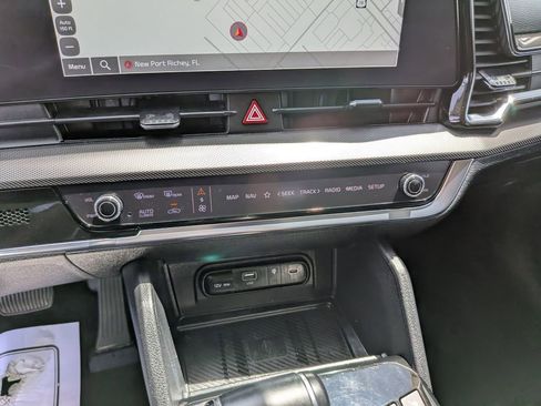 Certified 2023 Kia Sportage SX FWD image 25