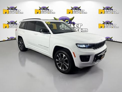 Used 2024 Jeep Grand Cherokee L Overland w/ Advanced Protech Group III AWD/4WD image 3