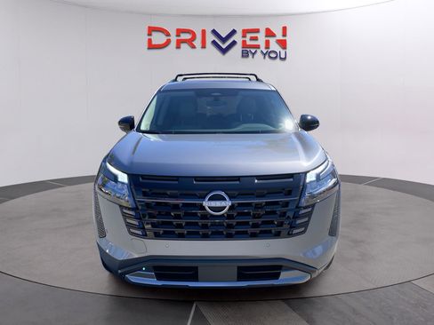 New 2026 Nissan Pathfinder SL w/ SL Premium Package FWD image 9