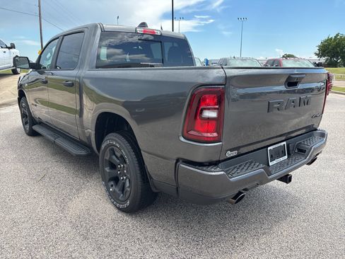 New 2026 RAM 1500 Express AWD/4WD image 4