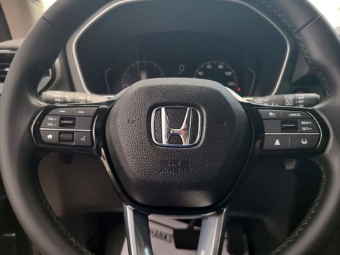 Certified 2023 Honda Pilot Touring image 13
