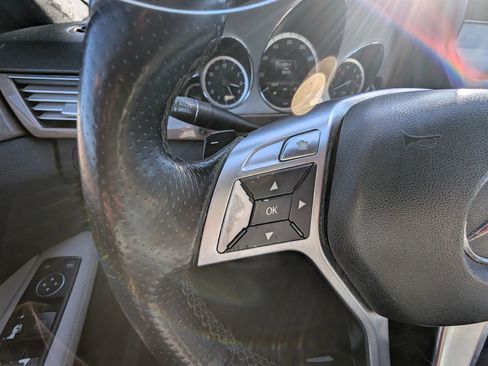 Used 2013 Mercedes-Benz E 350 Sedan image 23