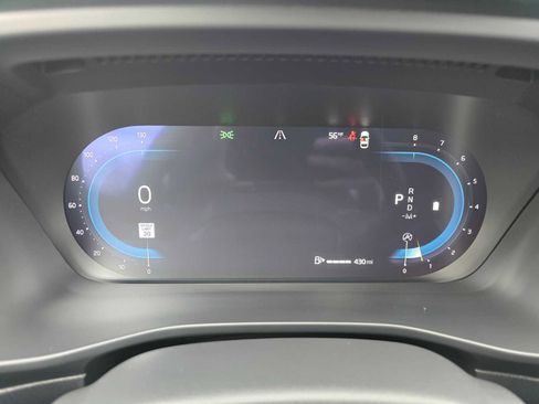 Used 2025 Volvo XC40 B5 Core image 30