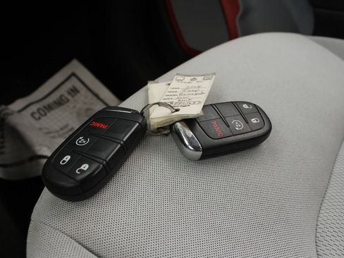 Used 2015 Jeep Renegade Latitude w/ Popular Equipment Group AWD/4WD image 34