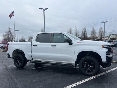 Used 2019 Chevrolet Silverado 1500 LT Trail Boss w/ Convenience Package image 4