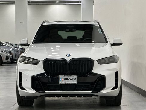Used 2026 BMW X5 xDrive40i w/ M Sport Package AWD/4WD image 9