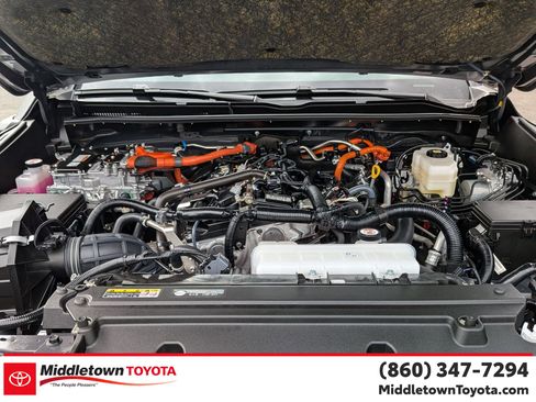 Certified 2025 Toyota 4Runner Trailhunter AWD/4WD image 39
