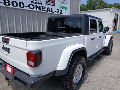 Used 2022 Jeep Gladiator Sport AWD/4WD image 3
