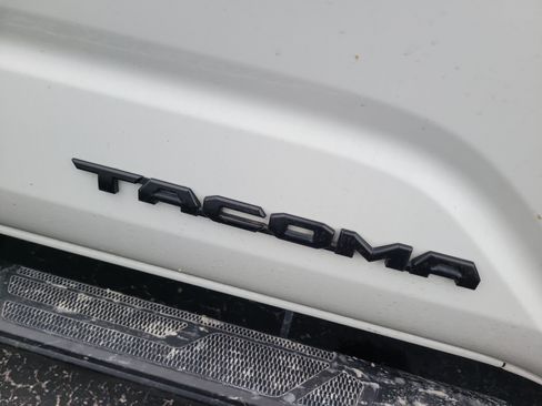 Used 2024 Toyota Tacoma TRD Sport w/ TRD Sport Upgrade Package RWD image 10
