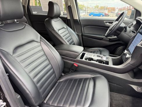 Used 2014 Ford Edge Limited w/ Equipment Group 302A AWD/4WD image 18
