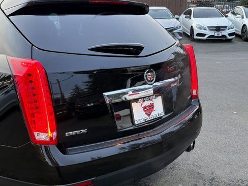 Used 2015 Cadillac SRX FWD image 6