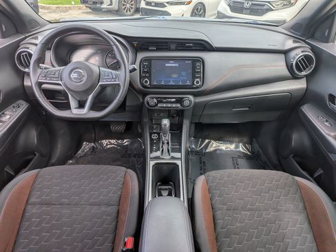 Used 2021 Nissan Kicks SR w/ Interior Electronics Package FWD image 16