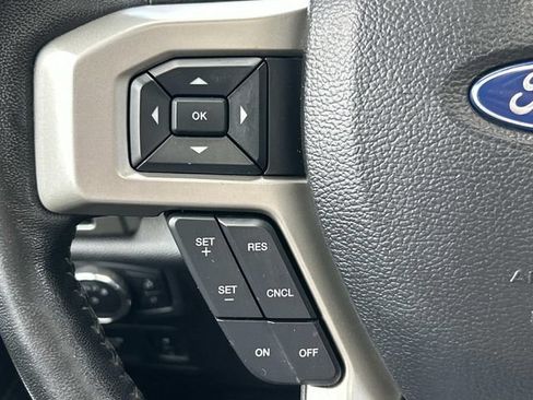 Used 2019 Ford F150 Lariat w/ Equipment Group 502A Luxury AWD/4WD image 33