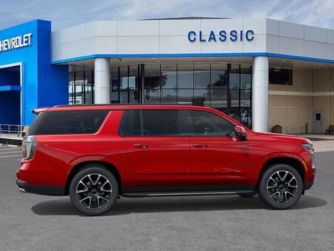 New 2026 Chevrolet Suburban RST w/ RST Capability Package AWD/4WD image 5
