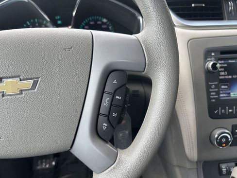 Used 2017 Chevrolet Traverse LS FWD image 18