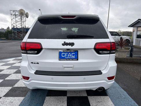 Used 2019 Jeep Grand Cherokee Altitude AWD/4WD image 4
