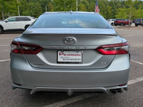 Used 2024 Toyota Camry SE FWD image 5
