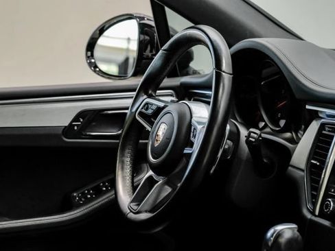 Used 2017 Porsche Macan GTS w/ Premium Package Plus AWD/4WD image 17