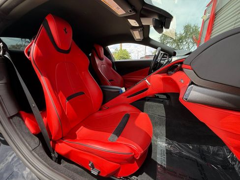Used 2023 Ferrari Roma RWD image 20