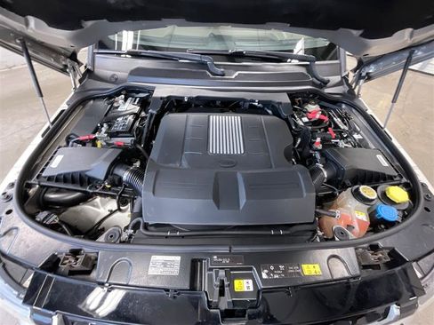 Used 2016 Land Rover LR4 HSE Silver Edition image 33