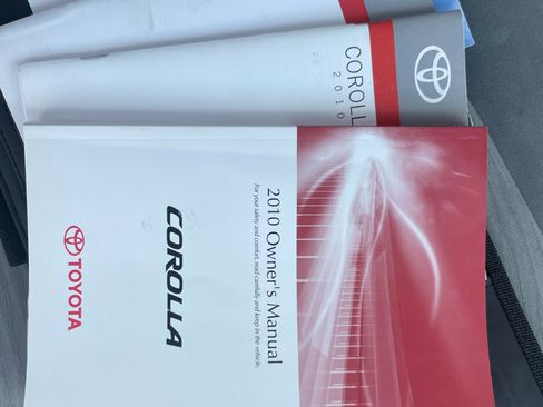 Used 2010 Toyota Corolla image 24