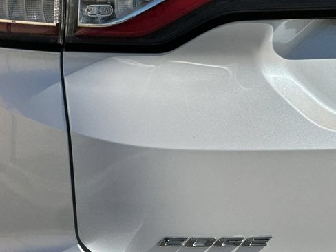 Used 2018 Ford Edge Titanium w/ Equipment Group 301A FWD image 29