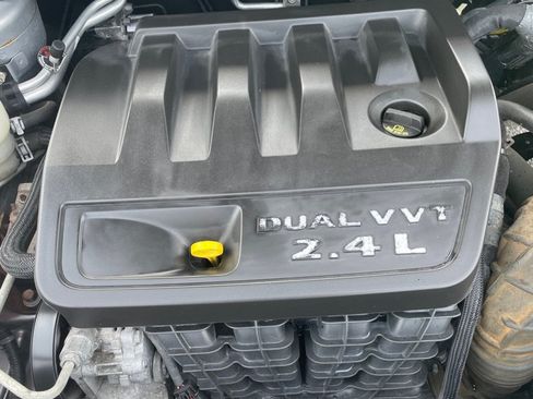 Used 2013 Dodge Avenger SE FWD image 24
