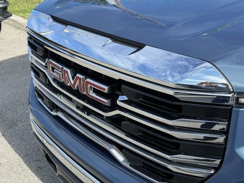 Used 2024 GMC Sierra 1500 SLT w/ SLT Premium Plus Package AWD/4WD image 7