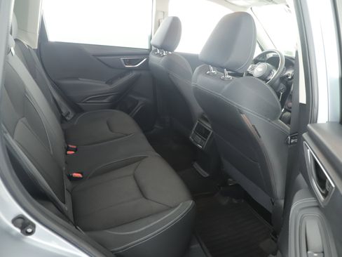 Used 2021 Subaru Forester Base image 24