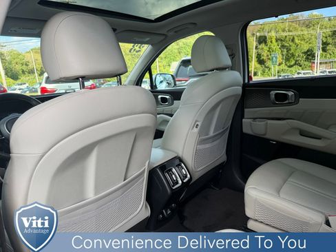 Used 2023 Kia Sorento SX Prestige image 21