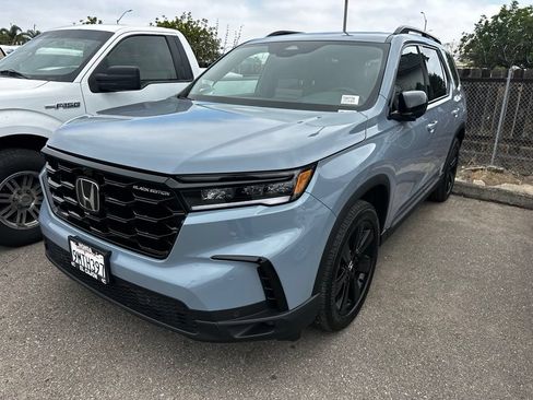 Used 2025 Honda Pilot Black Edition image 13