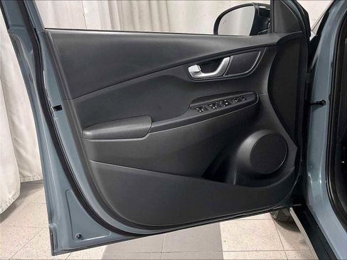 Used 2023 Hyundai Kona SE image 9