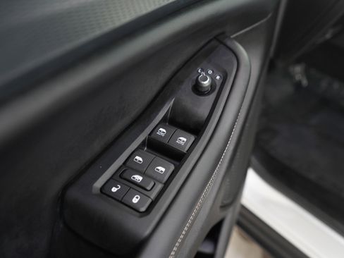 Used 2024 Jeep Grand Cherokee L Laredo image 22