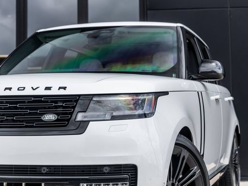 Used 2025 Land Rover Range Rover SE AWD/4WD image 14