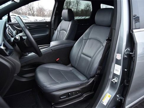 Used 2024 Buick Enclave Premium image 23