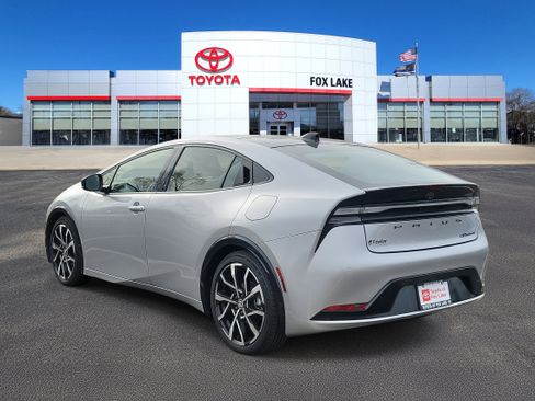 Used 2024 Toyota Prius Prime image 3