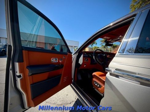 Used 2018 Rolls-Royce Phantom Sedan RWD image 21