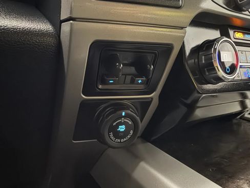 Used 2022 Ford F350 Lariat w/ Lariat Value Package RWD image 27