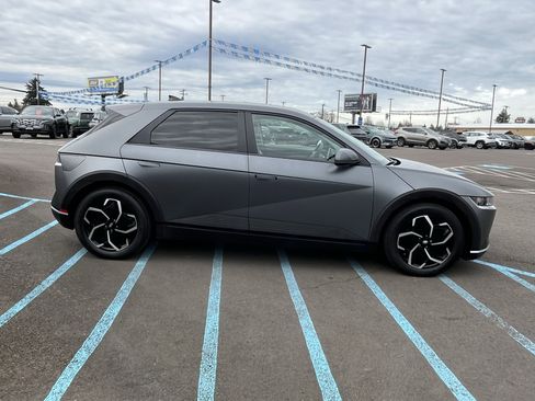 Certified 2022 Hyundai Ioniq 5 SEL w/ Cargo Package image 6