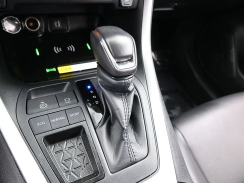 Used 2025 Toyota RAV4 XLE Premium FWD image 28