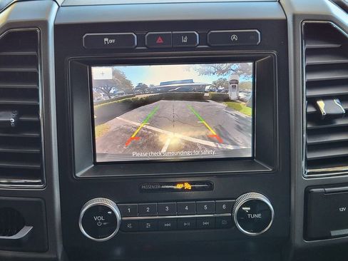 Used 2021 Ford Expedition XLT image 17