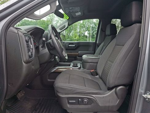 Used 2022 Chevrolet Silverado 1500 RST w/ LPO, Blackout Package AWD/4WD image 11