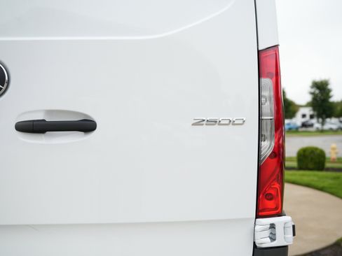 New 2025 Mercedes-Benz Sprinter 2500 image 15