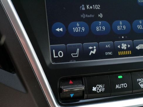 Used 2019 Acura MDX w/ Technology Package AWD/4WD image 24