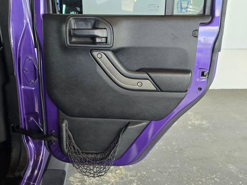 Used 2018 Jeep Wrangler Unlimited Sport S AWD/4WD image 19