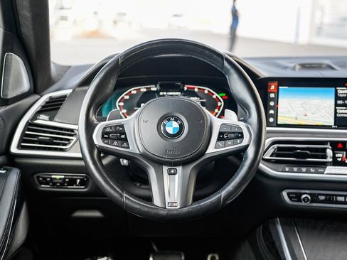 Used 2022 BMW X7 M50i image 13