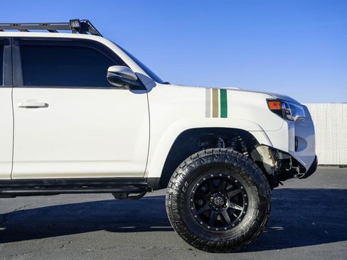 Used 2020 Toyota 4Runner TRD Off-Road Premium image 11