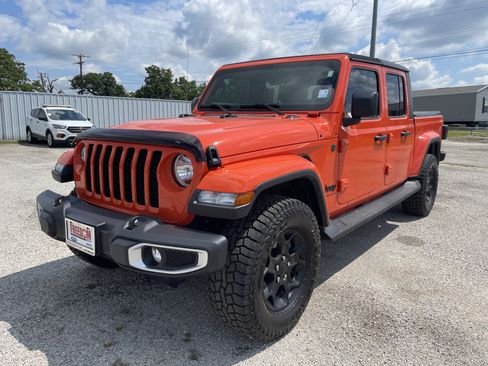 Used 2023 Jeep Gladiator Sport AWD/4WD image 8