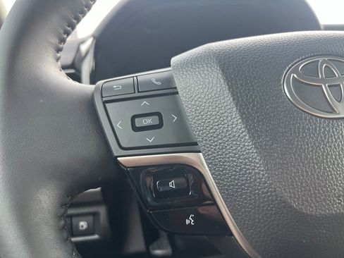 Used 2026 Toyota Camry XLE FWD image 14